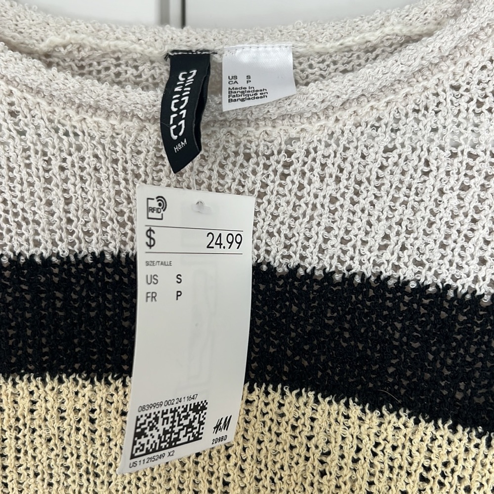 Sweater - Picture 2 of 4